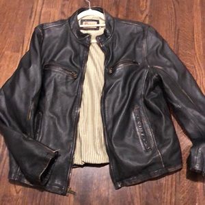 VINTAGE Mens medium Rogue leather jacket